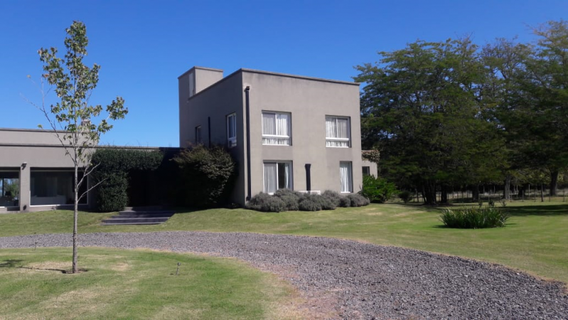 VENTA DE CASA QUINTA " LA ALAMEDA" CARMEN DE ARECO