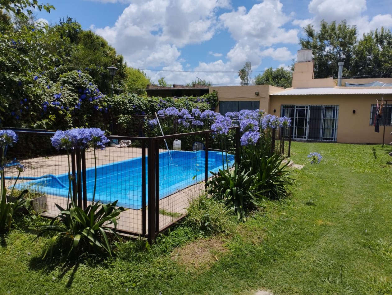 VENTA DE CASA CON PILETA EN CARMEN DE ARECO