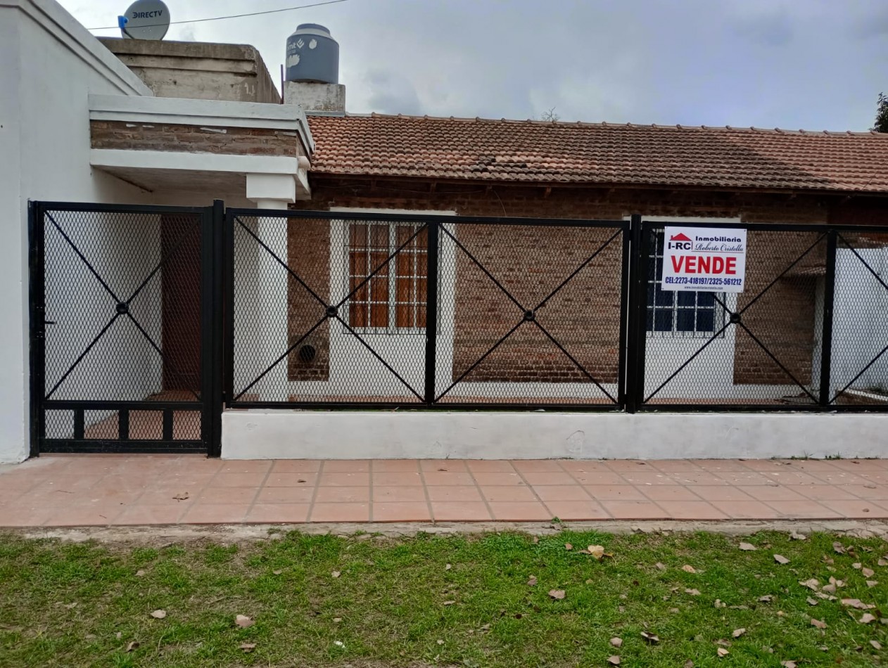 VENTA DE CASA CON PILETA EN CARMEN DE ARECO