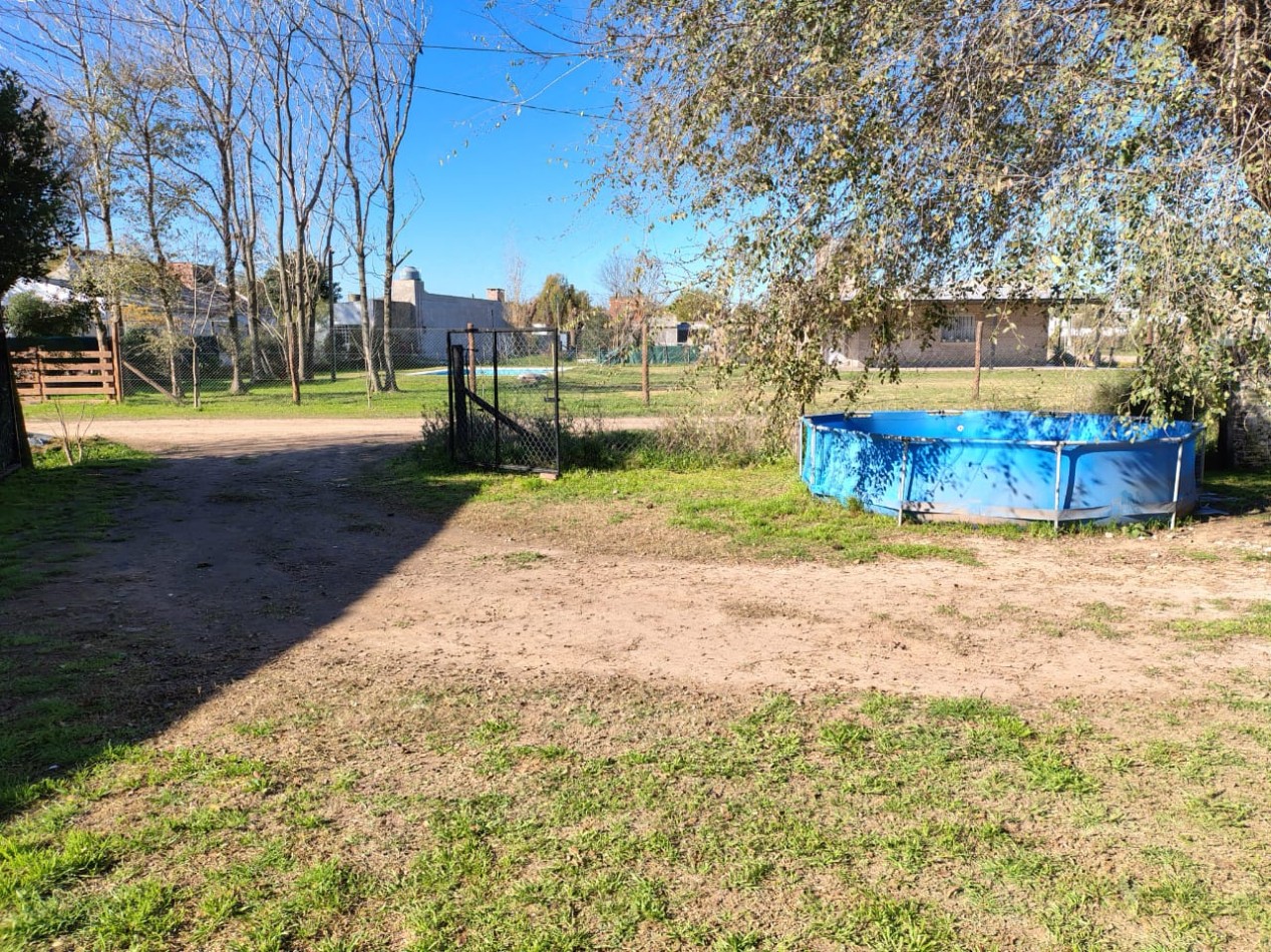 Venta de casa con dptos en Carmen de Areco