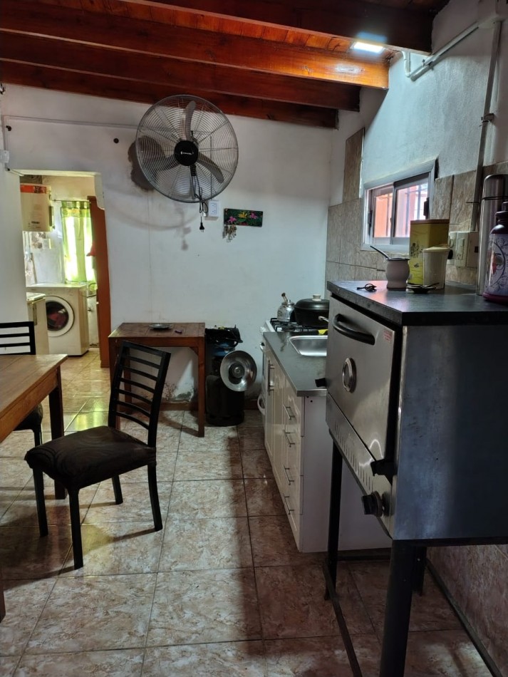 Venta de casa con dptos en Carmen de Areco