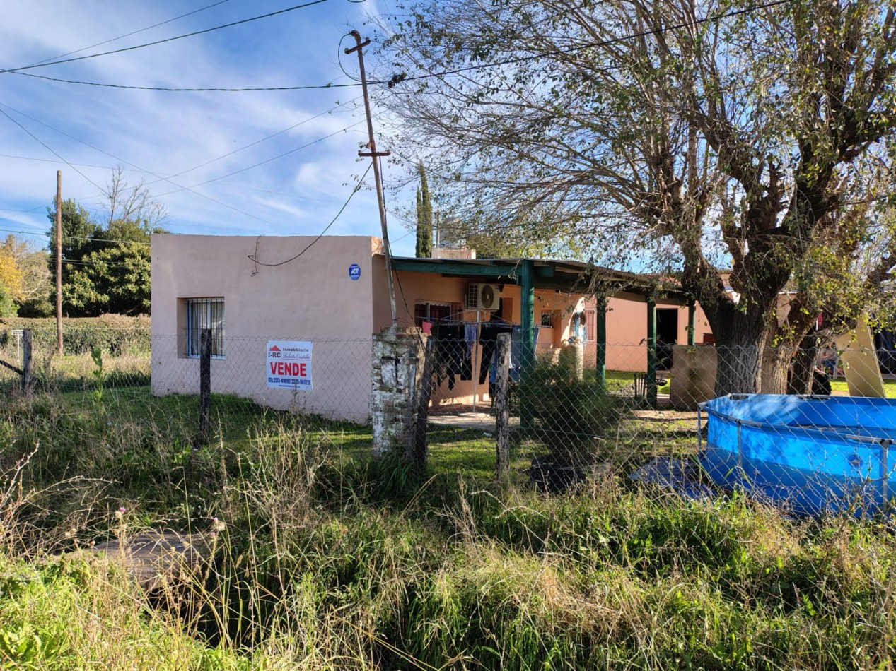 Venta de casa con dptos en Carmen de Areco