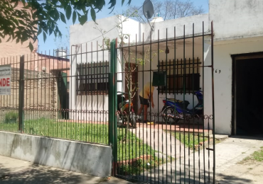 venta de casa en zona centrica en Carmen de Areco