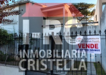 VENTA DE CASA AMPLIA EN ZONA CENTRICA